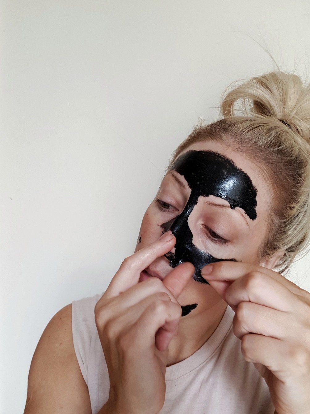 Charcoal Rescue Peel-Off Removal Mask Review | Style & Life by Susana