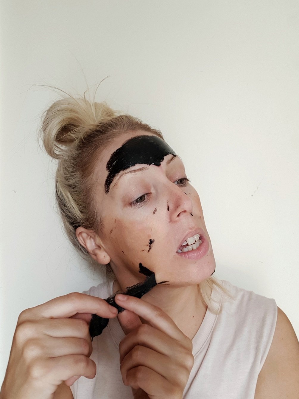 Charcoal Rescue Peel-Off Removal Mask Review | Style & Life by Susana